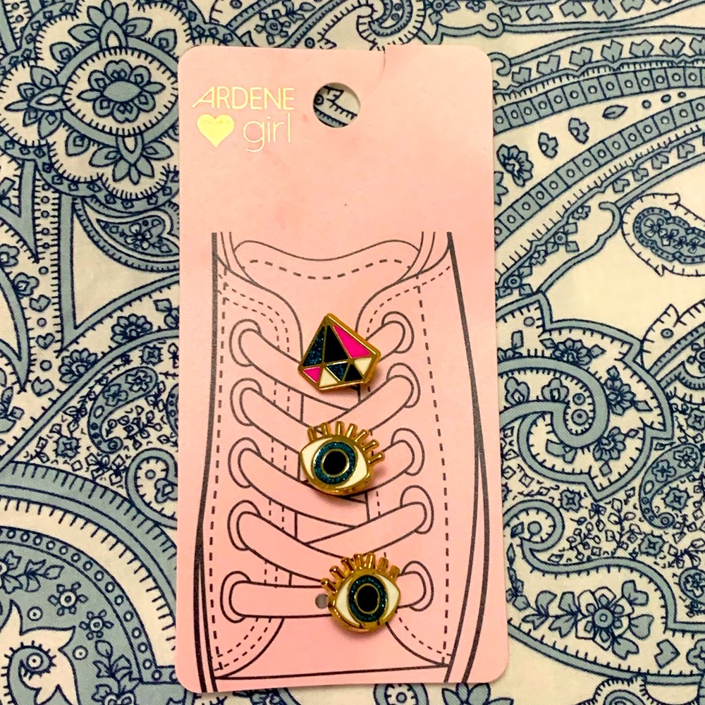 (FREE Add on) BNIP Ardene Girl Shoe Lace Charms